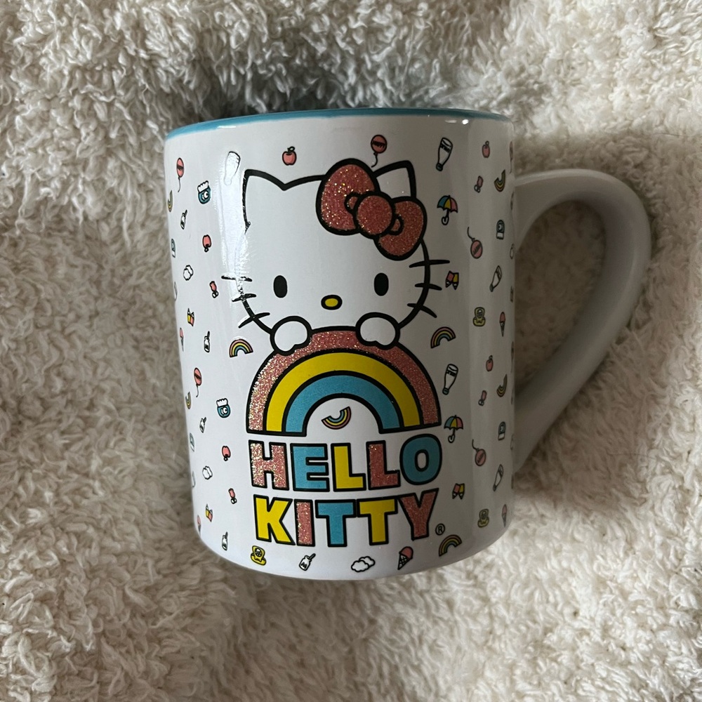 Hello Kitty 🌈 Mug - Picture 2 of 3
